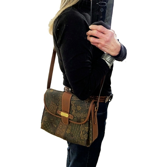 CARRYLAND Handbags - Carryland Brown Patterned Adjust Strap Crssbdy Bag